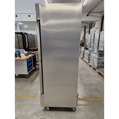 Armoire froid positif vertical 2 demi-portes battantes vitrée - Sur Roulettes - T-23G-2-HC~FGD01 - True Réfrigérator