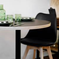 Table pied noir Ø120cm noir chant bois - intérieur - RestooTab