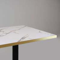 Table pied noir 70x70cm marbre blanc chant laiton - intérieur - RestooTab