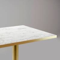 Table pied Doré 70x70cm calacatta chants laiton - intérieur - RestooTab