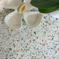 Plateau de table carré Terrazzo Spectra & laiton - RestooTab