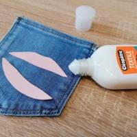 Colle Cléo'Tissus en flacon de 100g avec Embout précision - CLÉOPÂTRE