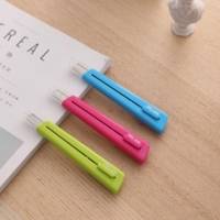 Cutter fun et fin 13 lames, bleu - capuchon plastique - DELI