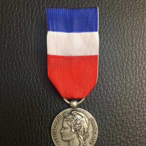181200